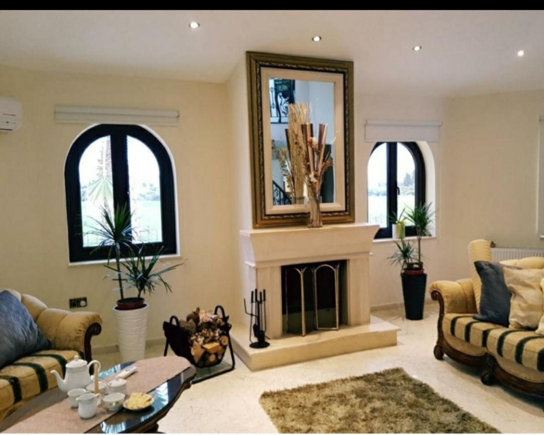 Larnaca Mansion Ideal For 3 Families Or More Dış mekan fotoğraf