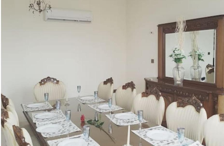 Larnaca Mansion Ideal For 3 Families Or More Dış mekan fotoğraf