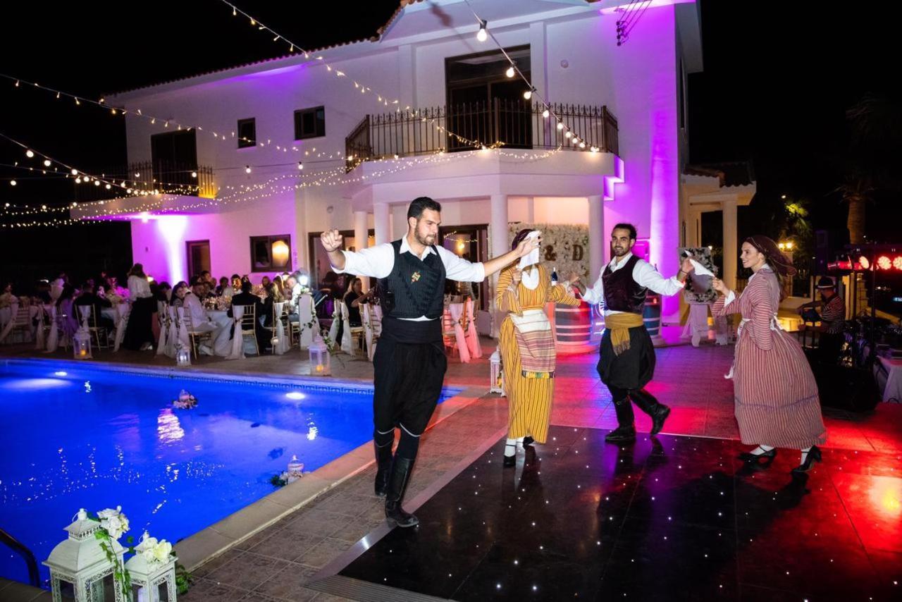 Larnaca Mansion Ideal For 3 Families Or More Dış mekan fotoğraf