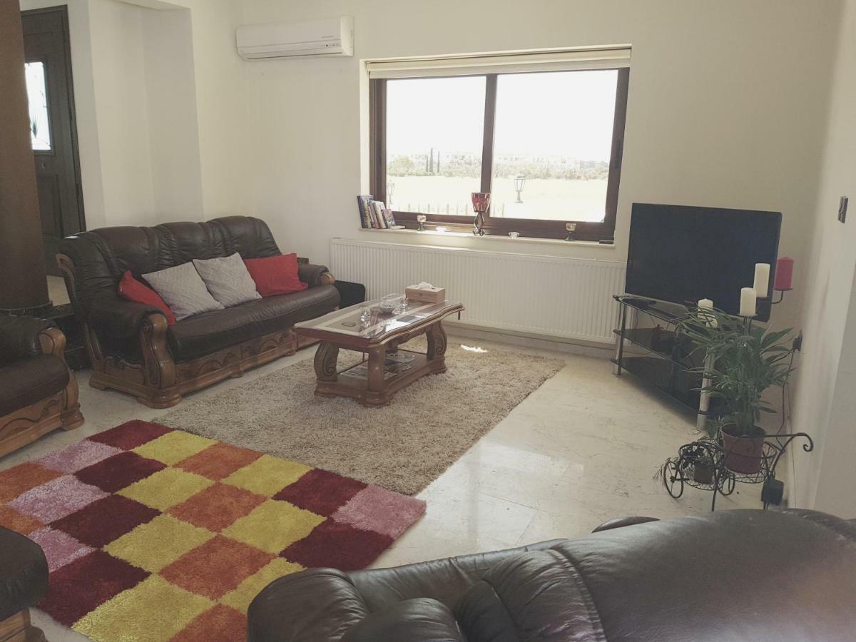 Larnaca Mansion Ideal For 3 Families Or More Dış mekan fotoğraf